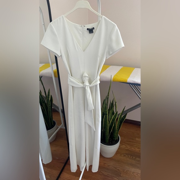 Club Monaco: White Jumpsuit - Picture 1 of 4